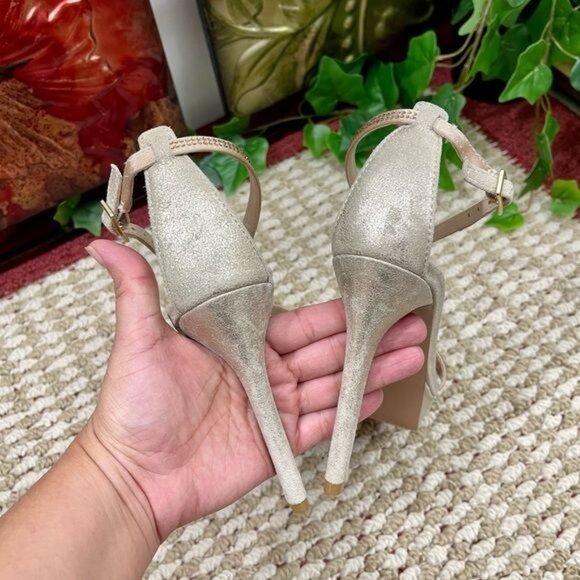 Pelle Moda Gold Glamour Heels - Picture 9 of 12